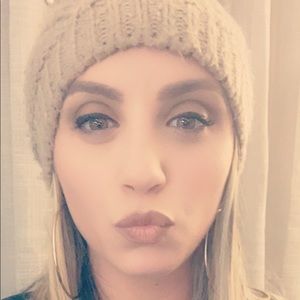 Meet your Posher, Corinne